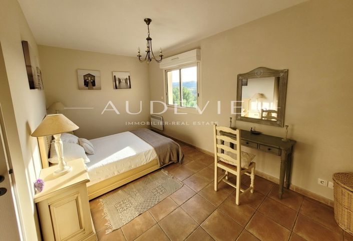 Image No.19-5 Bed House for sale