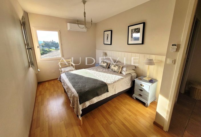 Image No.22-5 Bed House for sale