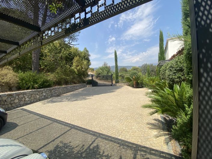 Image No.15-6 Bed House for sale