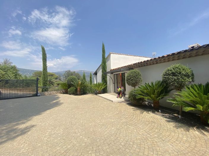 Image No.2-6 Bed House for sale