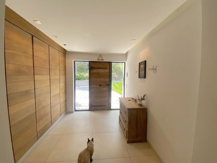 Image No.3-6 Bed House for sale