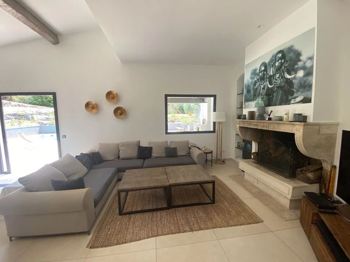 Image No.6-6 Bed House for sale