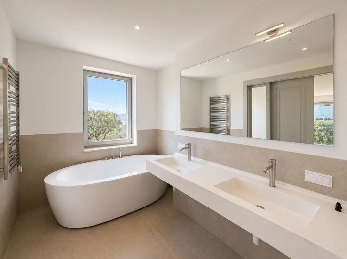 Image No.12-7 Bed House for sale