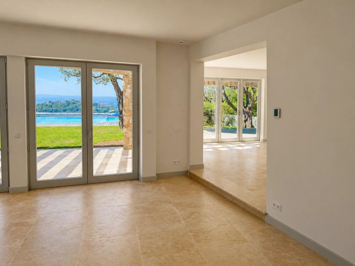 Image No.9-7 Bed House for sale