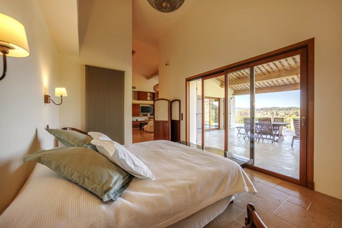 Image No.17-6 Bed House for sale