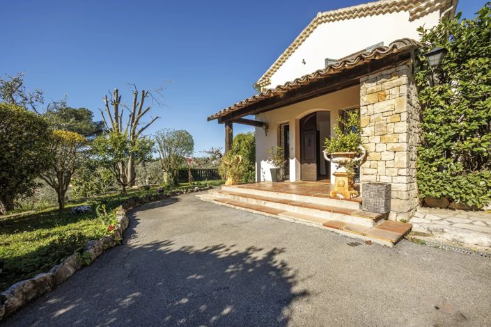 Image No.20-6 Bed House for sale