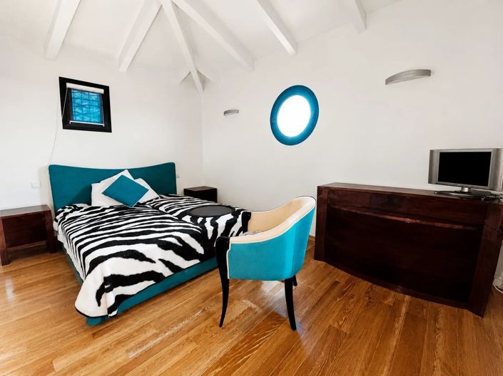 Image No.18-3 Bed House for sale