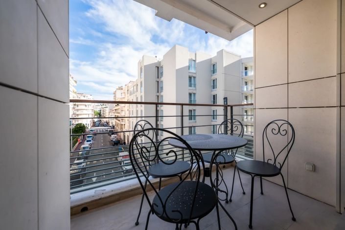 Image No.20-3 Bed Apartment for sale