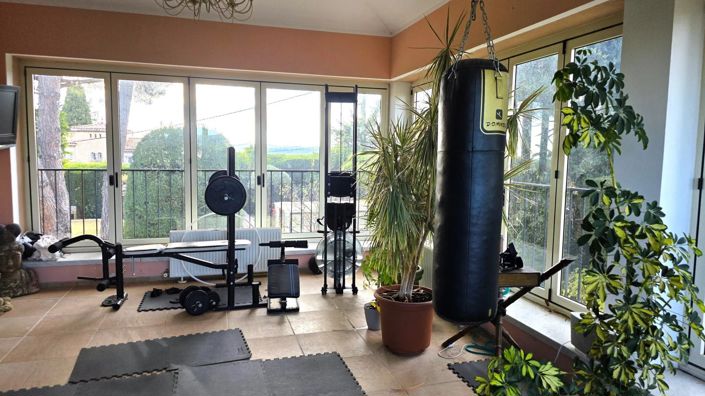 Image No.20-5 Bed House for sale