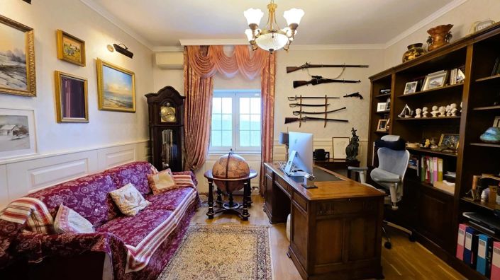 Image No.22-5 Bed House for sale