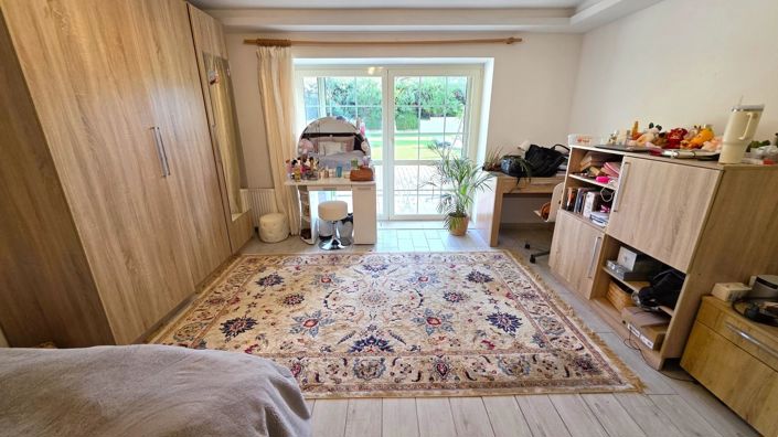 Image No.31-5 Bed House for sale