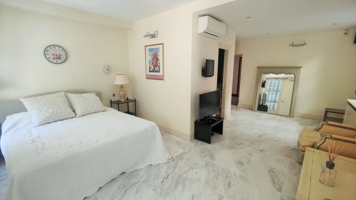 Image No.10-5 Bed House for sale