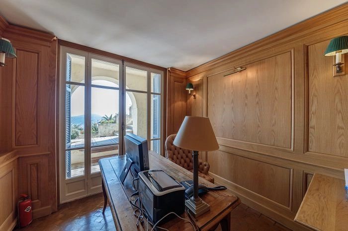 Image No.16-5 Bed House for sale