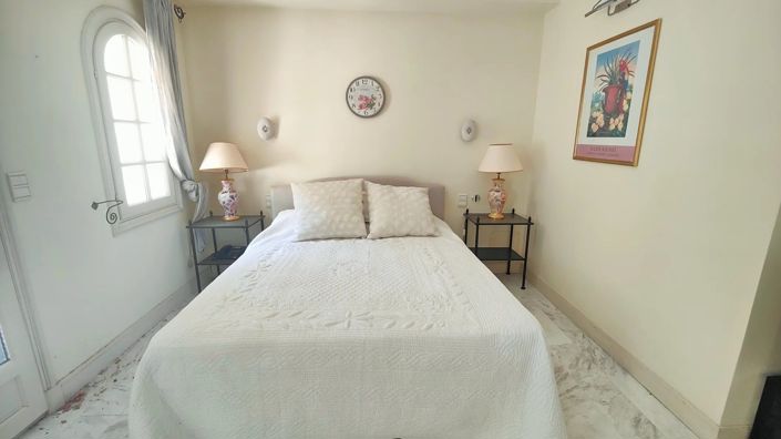 Image No.42-5 Bed House for sale