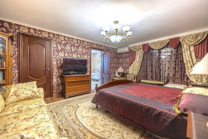 Image No.16-5 Bed House for sale