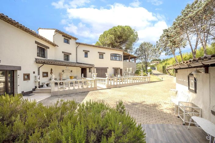 Image No.2-5 Bed House for sale