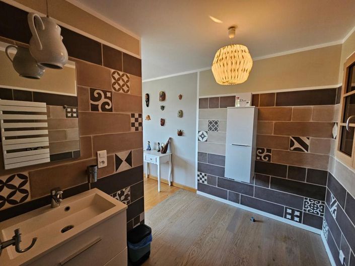 Image No.10-4 Bed House for sale