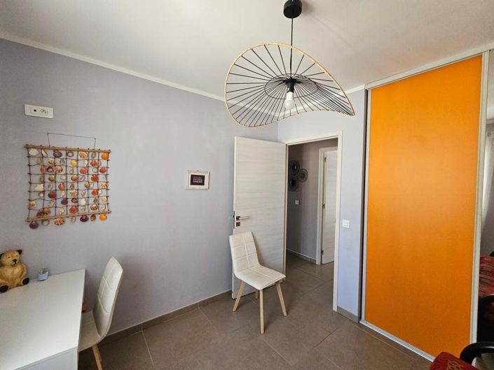 Image No.12-4 Bed House for sale