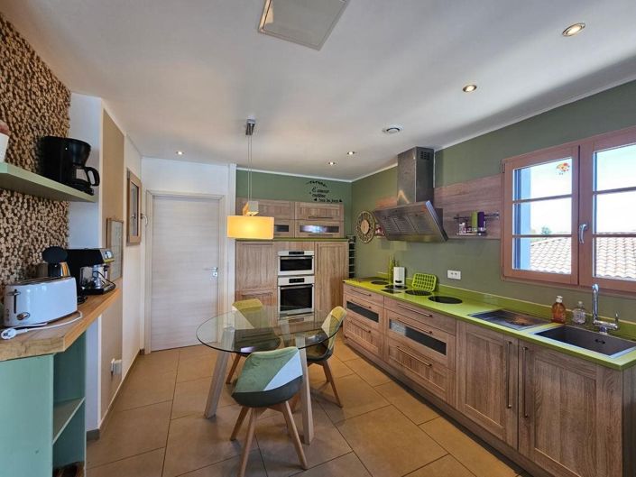 Image No.4-4 Bed House for sale