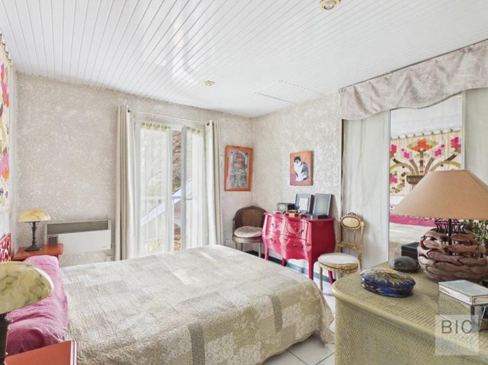 Image No.7-5 Bed House for sale