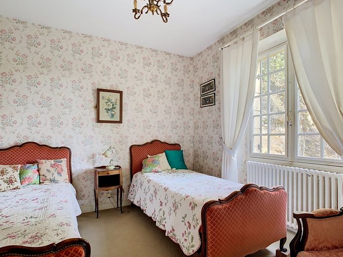 Image No.12-5 Bed House for sale