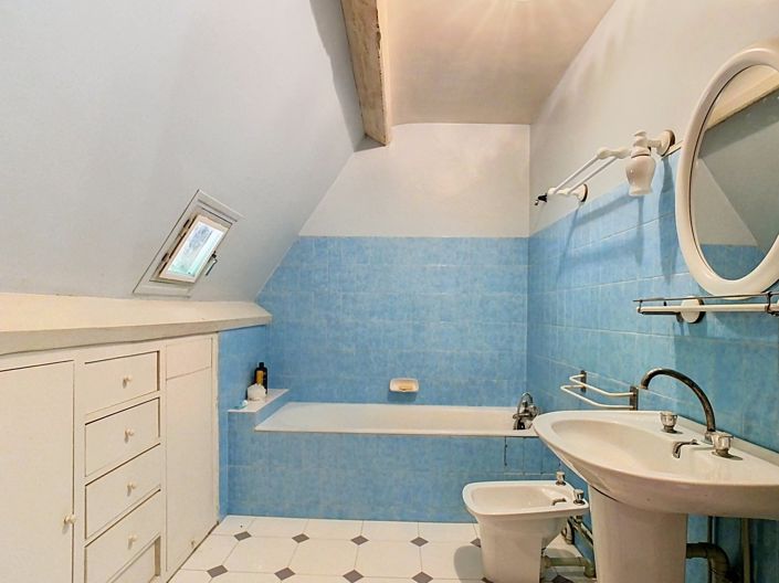 Image No.17-5 Bed House for sale