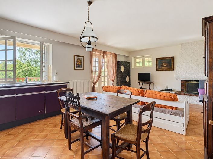 Image No.19-5 Bed House for sale