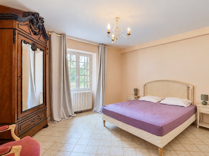 Image No.20-5 Bed House for sale