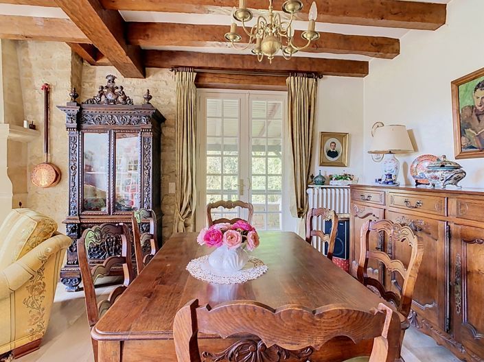 Image No.8-5 Bed House for sale