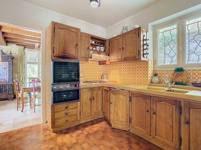 Image No.9-5 Bed House for sale