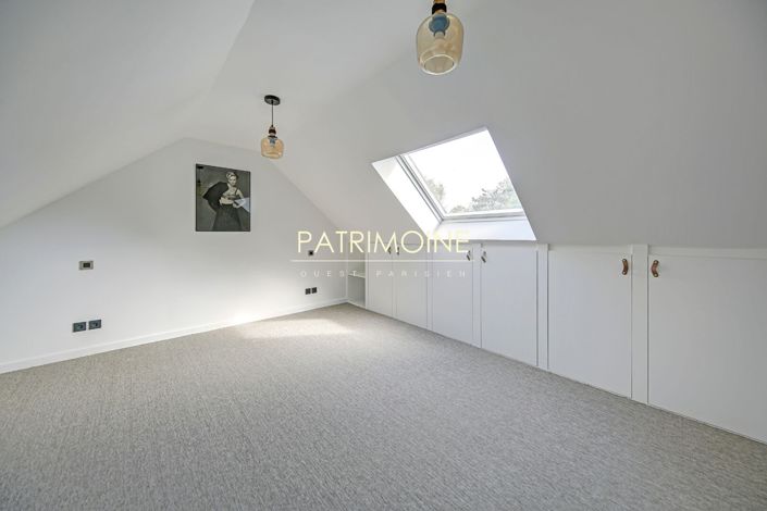 Image No.11-5 Bed House for sale