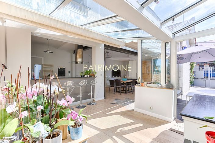 Image No.3-5 Bed House for sale
