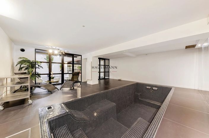 Image No.15-7 Bed Property for sale