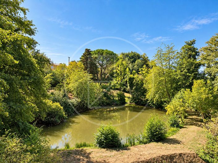 Image No.18-5 Bed House for sale