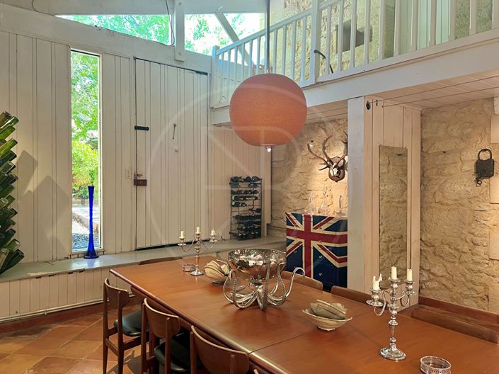 Image No.8-5 Bed House for sale