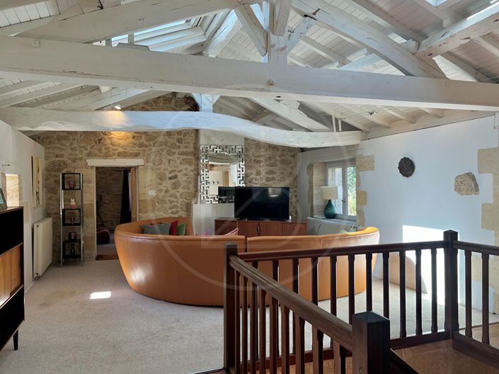 Image No.9-5 Bed House for sale