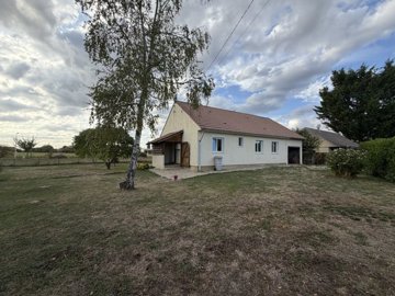 1 - Annoire, House