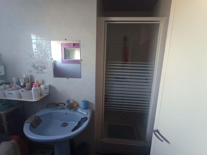 Image No.9-2 Bed House for sale