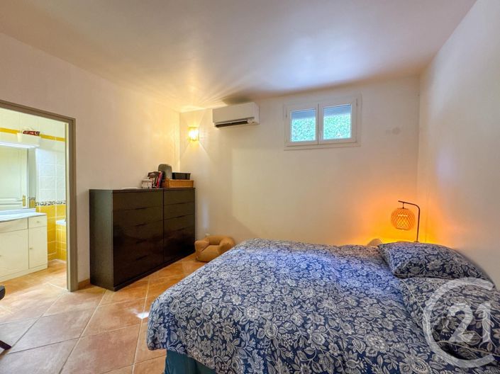 Image No.18-4 Bed House for sale