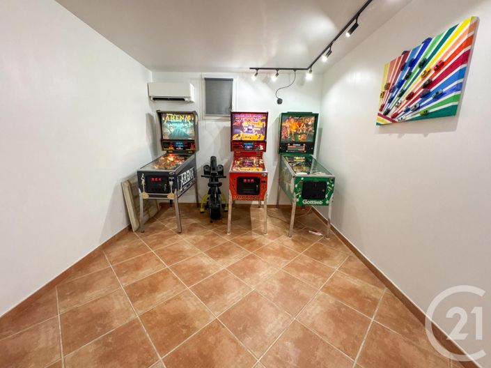 Image No.20-4 Bed House for sale