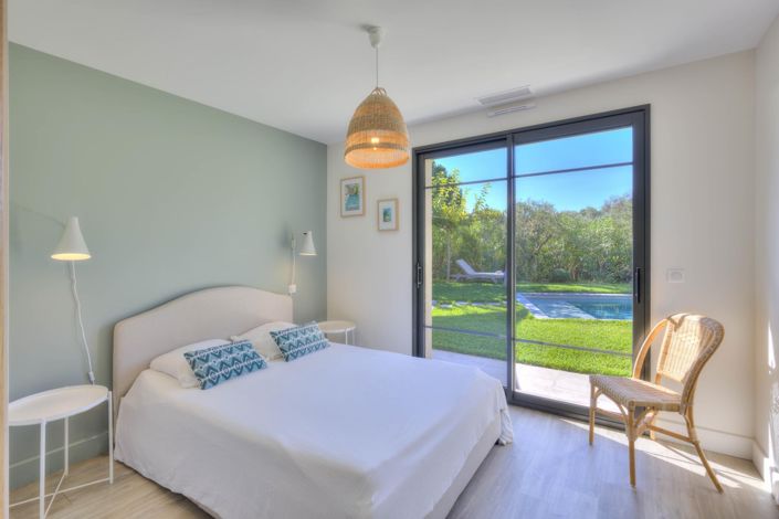 Image No.14-4 Bed House for sale
