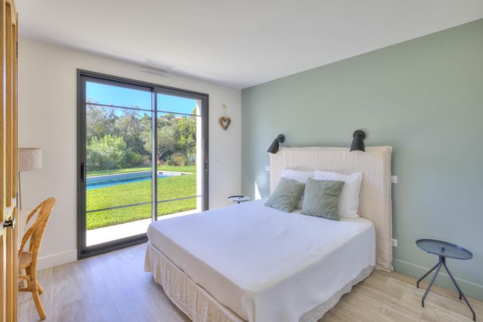 Image No.16-4 Bed House for sale