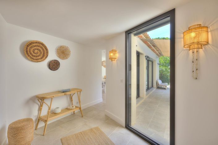 Image No.20-4 Bed House for sale