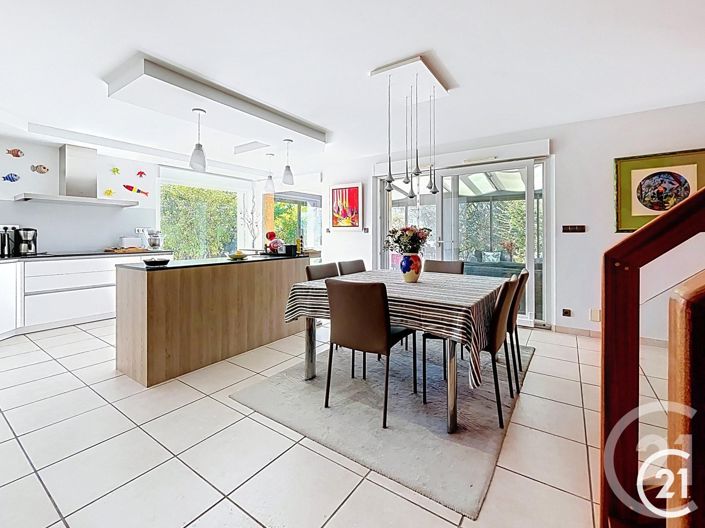 Image No.4-4 Bed House for sale
