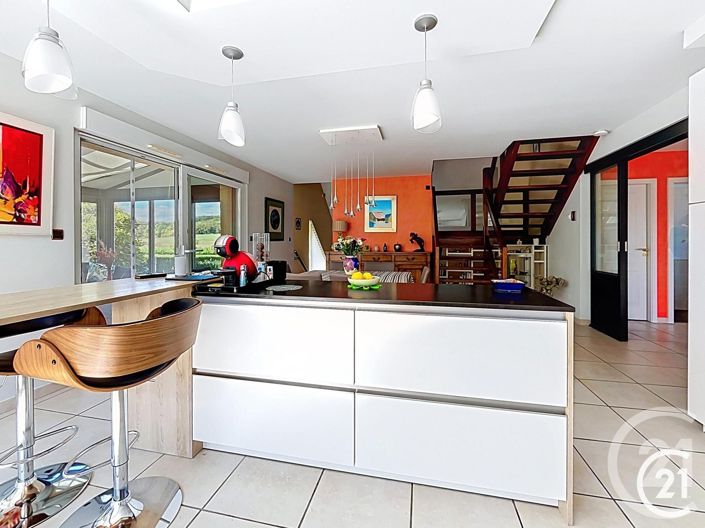 Image No.7-4 Bed House for sale