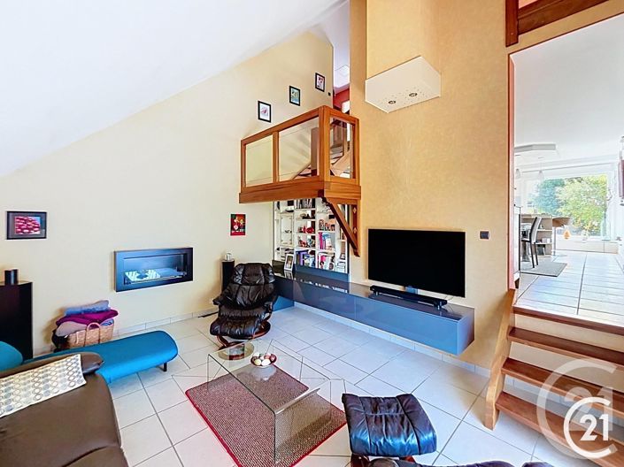 Image No.8-4 Bed House for sale