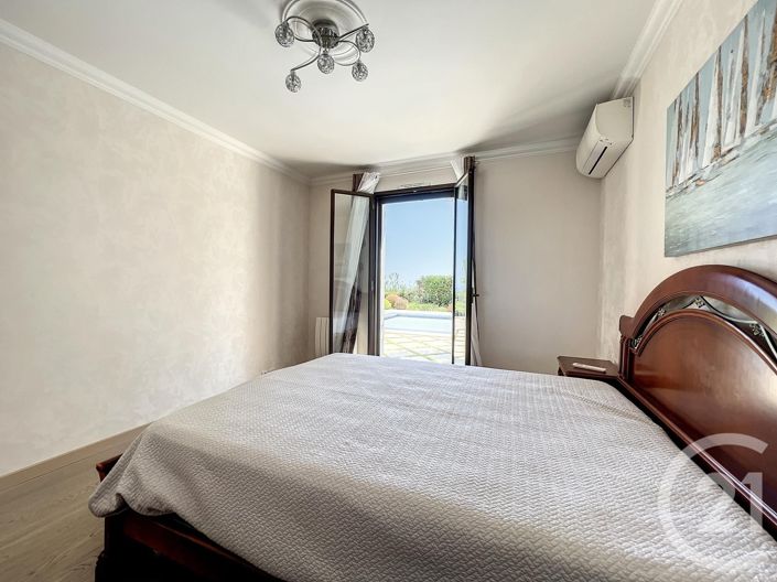 Image No.11-3 Bed House for sale