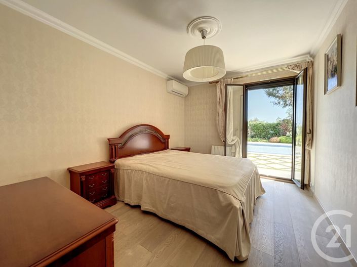 Image No.13-3 Bed House for sale