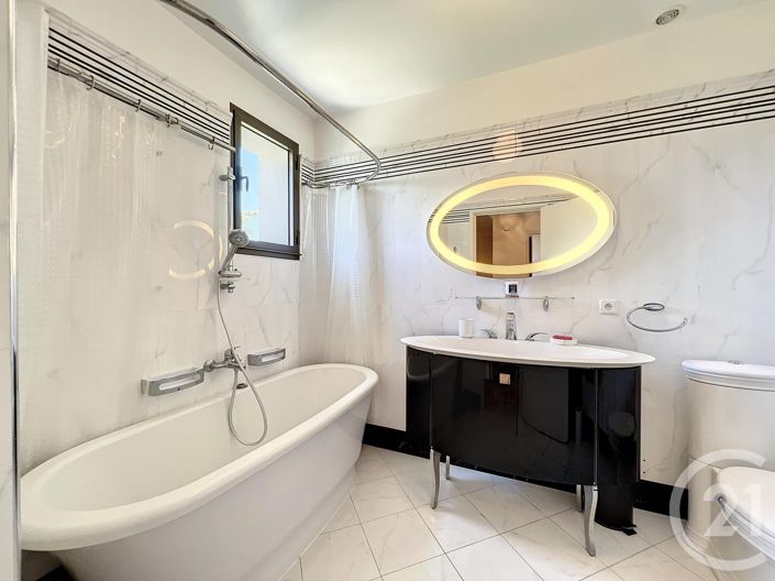 Image No.18-3 Bed House for sale