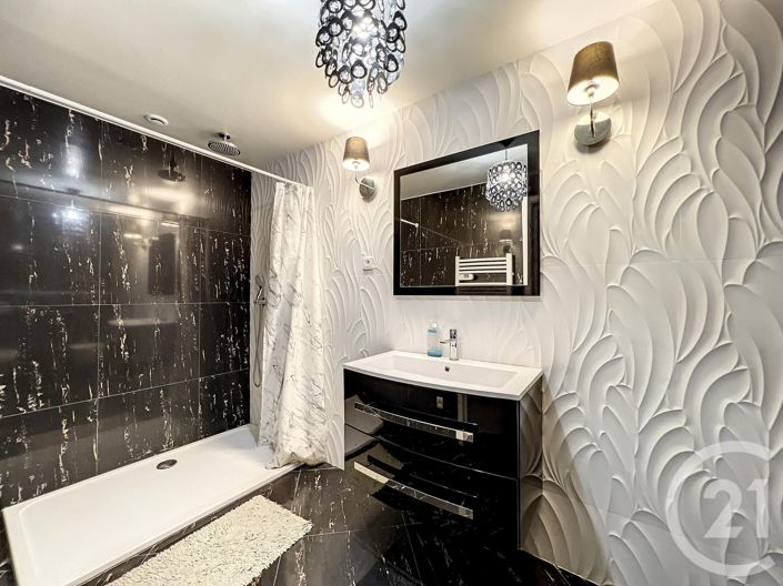 Image No.21-3 Bed House for sale